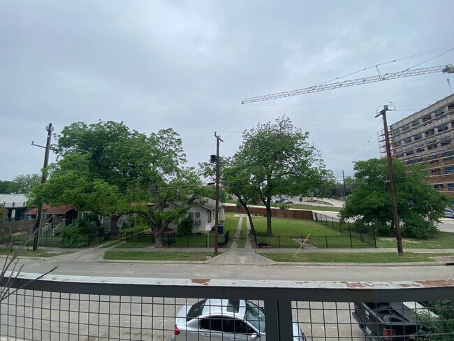 Building Photo - Live in the Heart of the Pearl District – ...