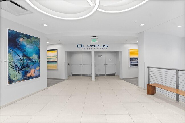 Building Photo - 2500 Parkview Dr