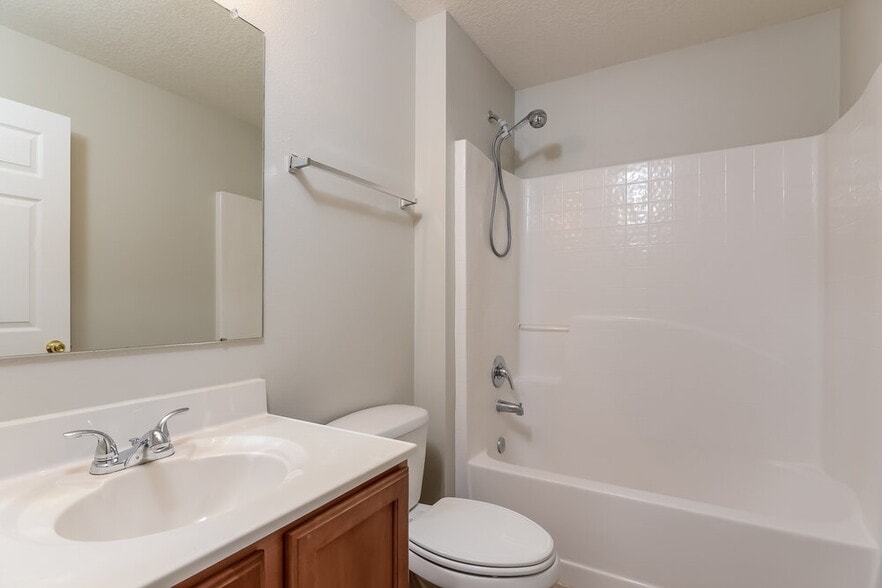 Building Photo - 17036 Lixberry Way