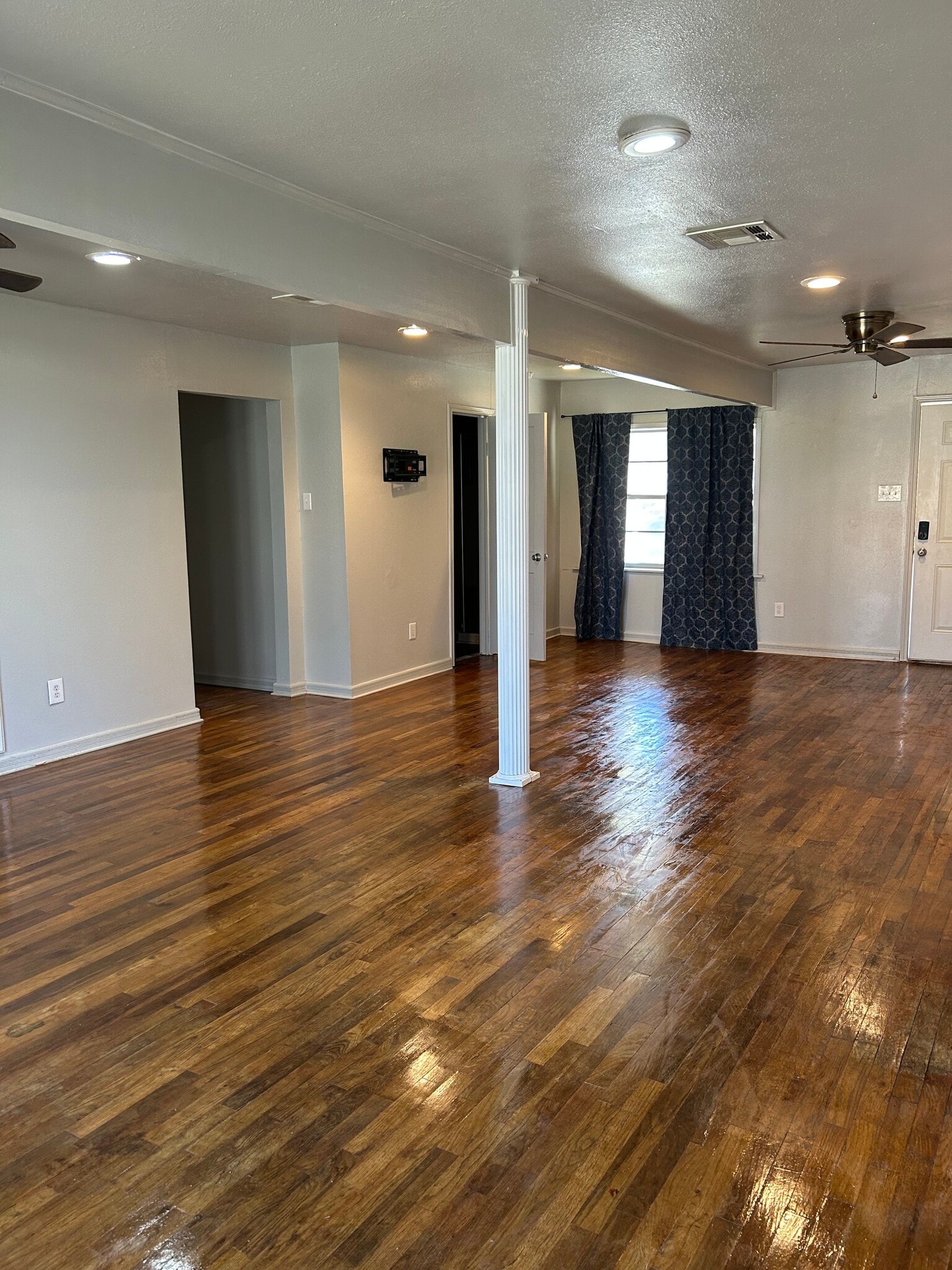 Living room/dining room - 505 E Pine St