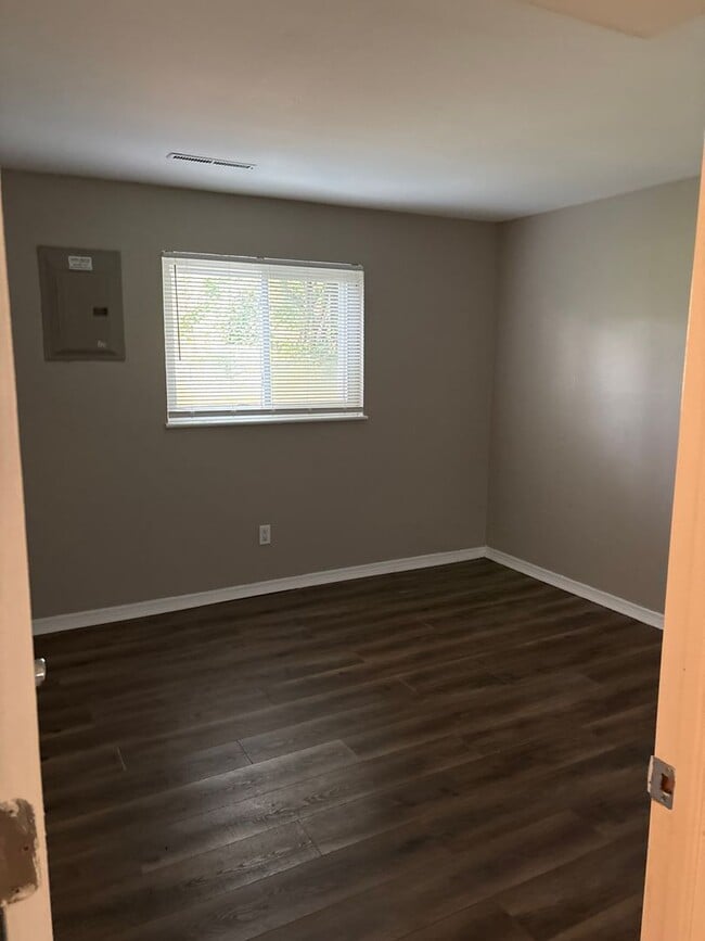 Building Photo - 3709 Beulah Rd