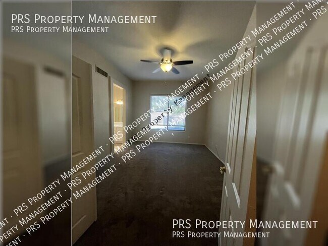Building Photo - 3935 S Hollyhock Pl