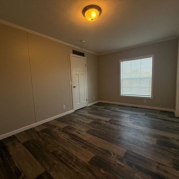 Building Photo - 10610 State Rte 762