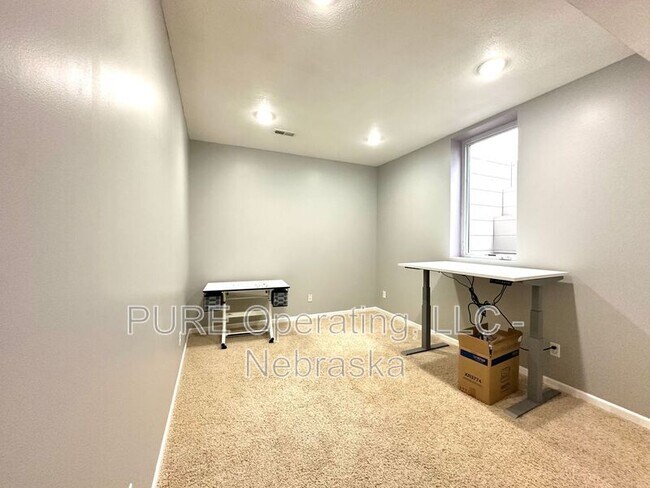 Building Photo - 4909 N 142nd St