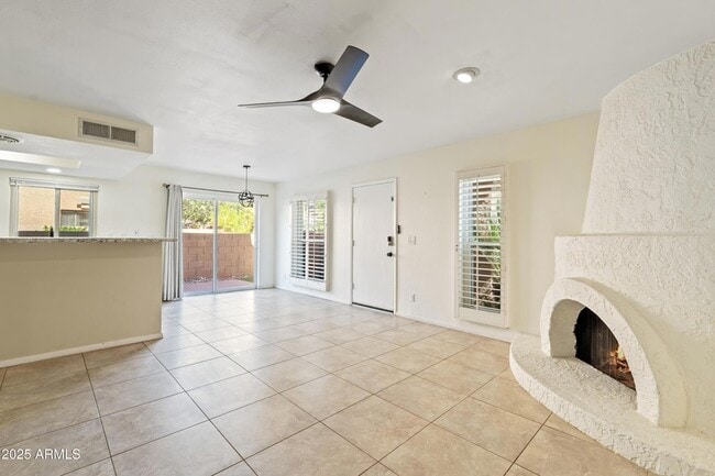 Building Photo - 10420 North 11th St