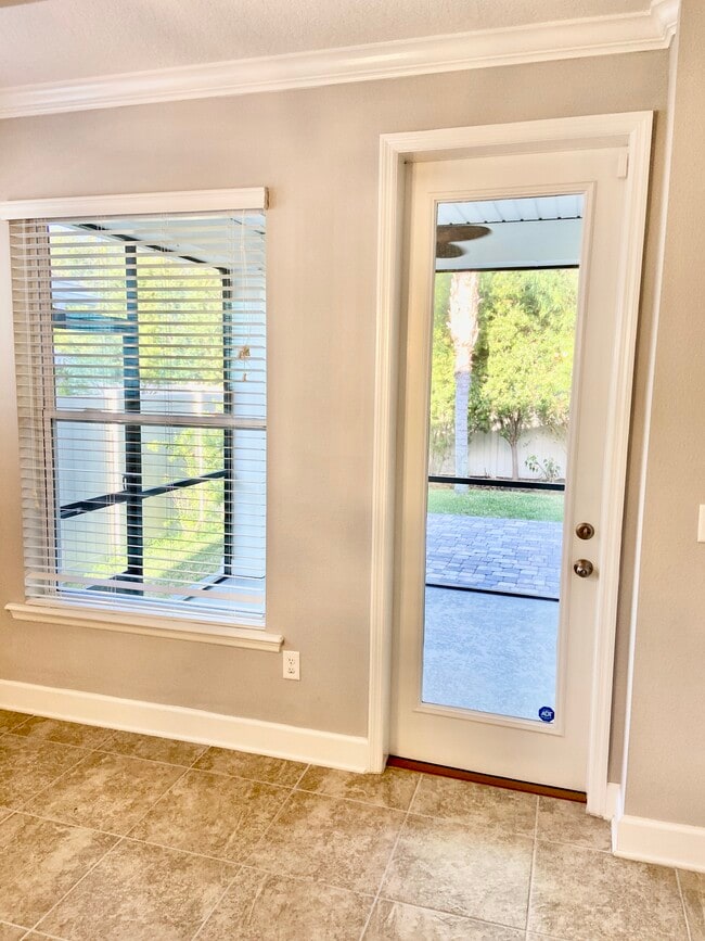 Building Photo - 30 Paradise Valley Dr