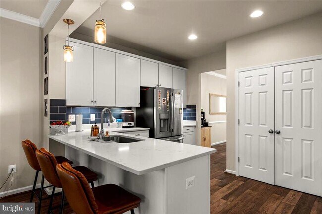 Building Photo - 220 Patchwork Dr