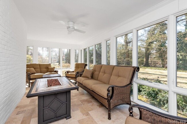 Building Photo - 3 Barkers Point Rd