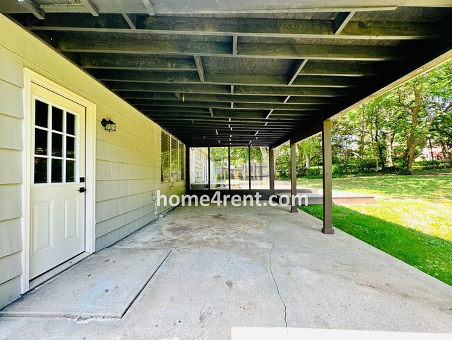 Building Photo - Beautiful Ranch Style, Overland Park Home ...