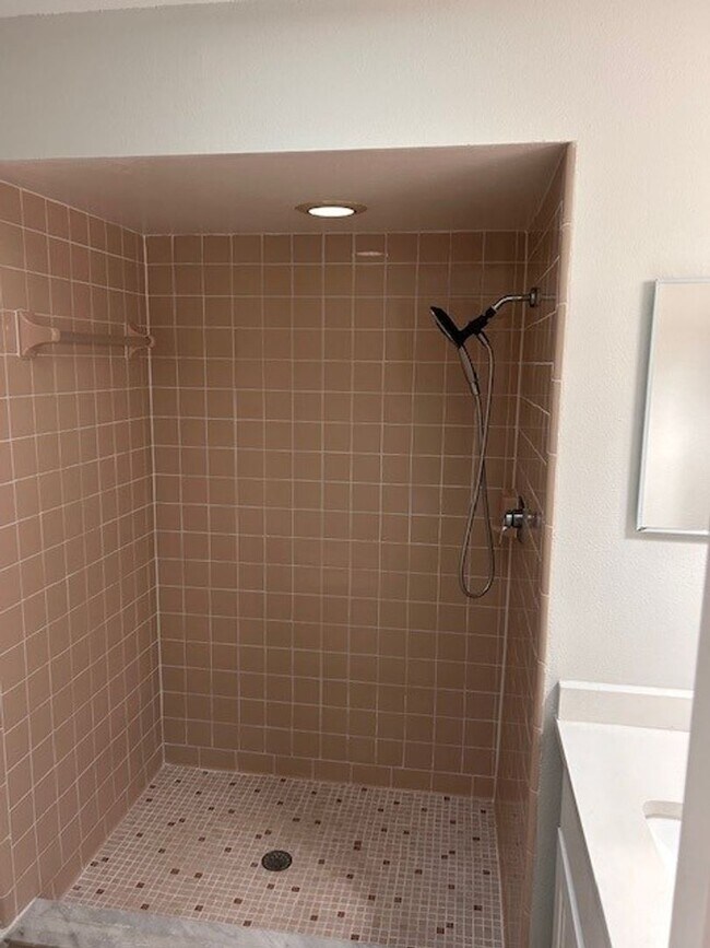 Building Photo - 3 BR / 2 BATH / 2 CAR GARAGE IN TUSCAWILLA