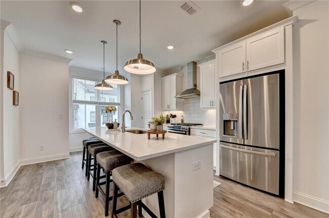 Building Photo - 522 Healy Dr