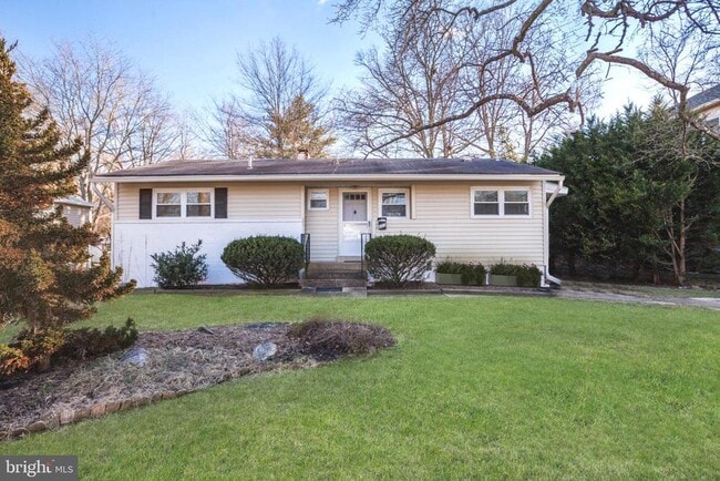Building Photo - 601 Delano Dr SE