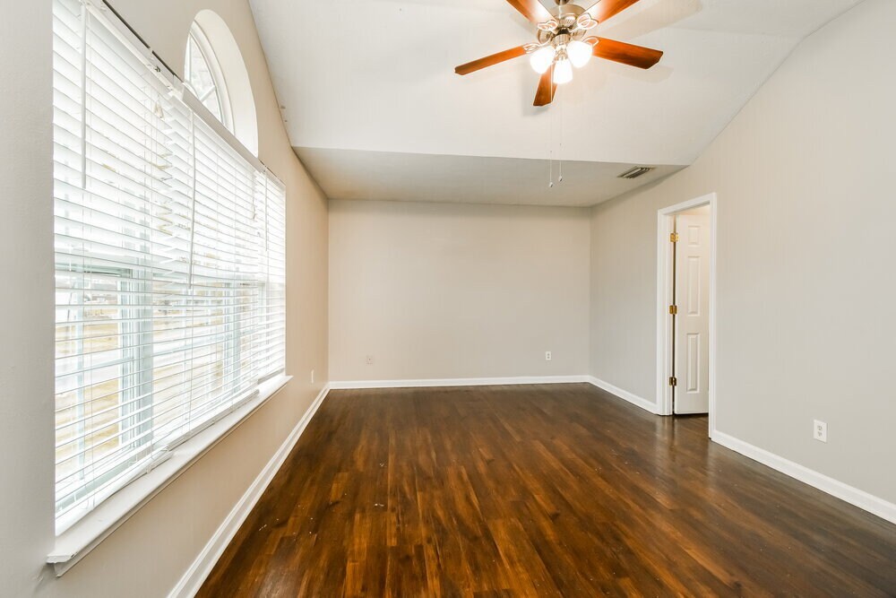Building Photo - 878 Lavergne Ln