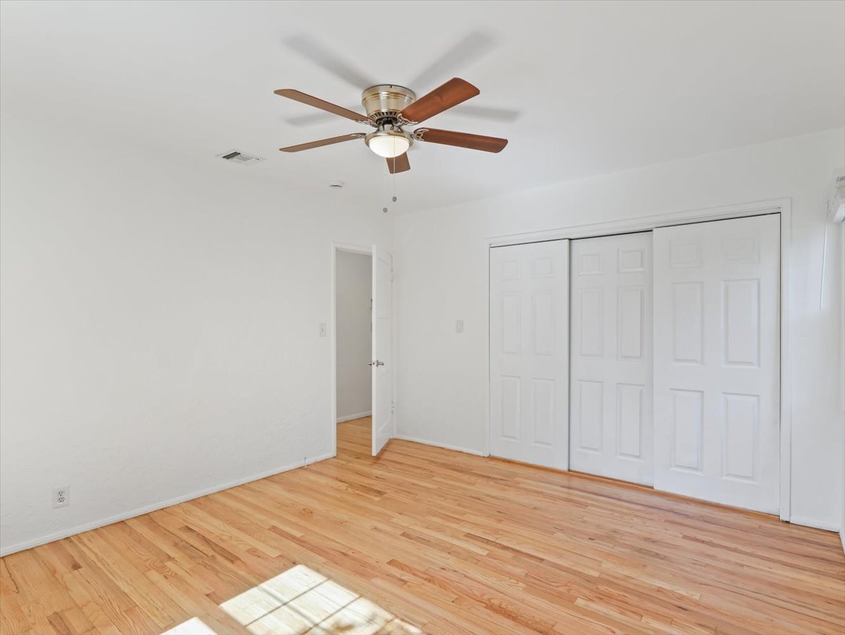 Building Photo - 15460 Sylvan St