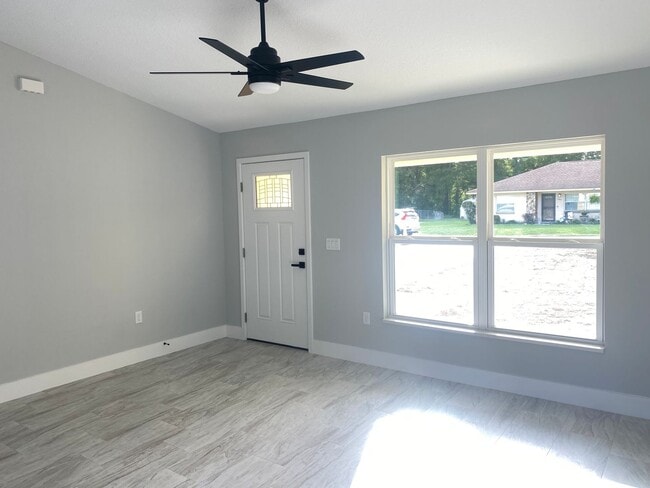 Building Photo - New 3/2 Home in Summerfield!