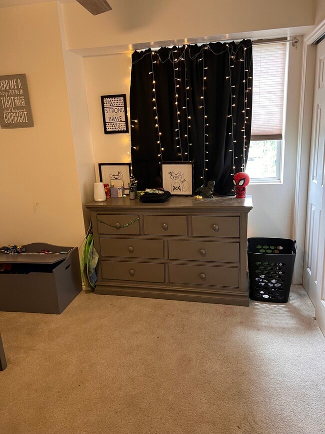 Building Photo - 841 Wildrose Ln