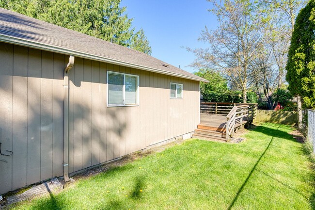 Building Photo - Single Family Ranch