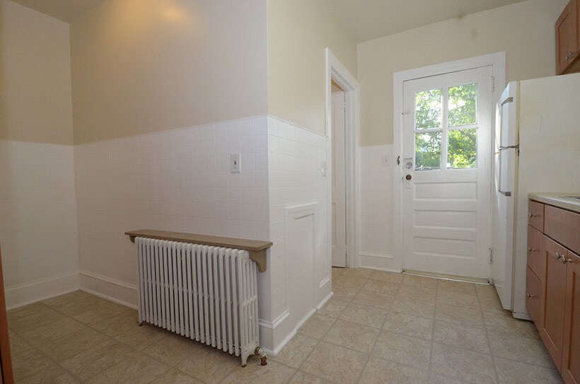 Building Photo - 236 Delmont Ave