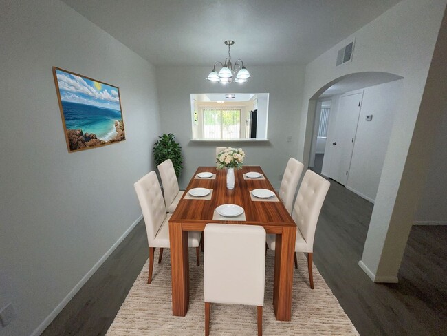 Building Photo - Eastside townhome completely remodeled, he...