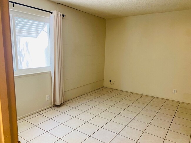 Building Photo - 769 Carro Dr