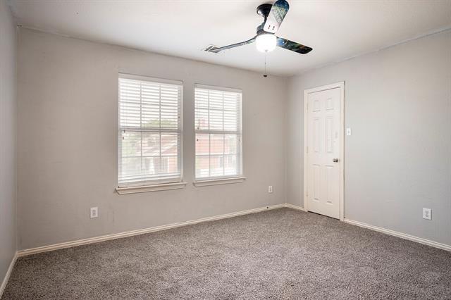 Building Photo - 9902 Maple Dr