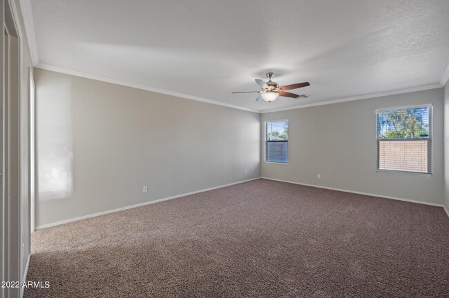 Building Photo - 2820 E Augusta Ave