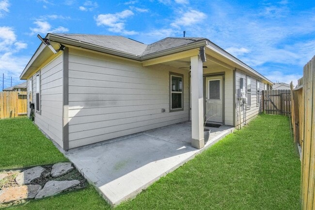 Building Photo - 7230 Victorville Dr