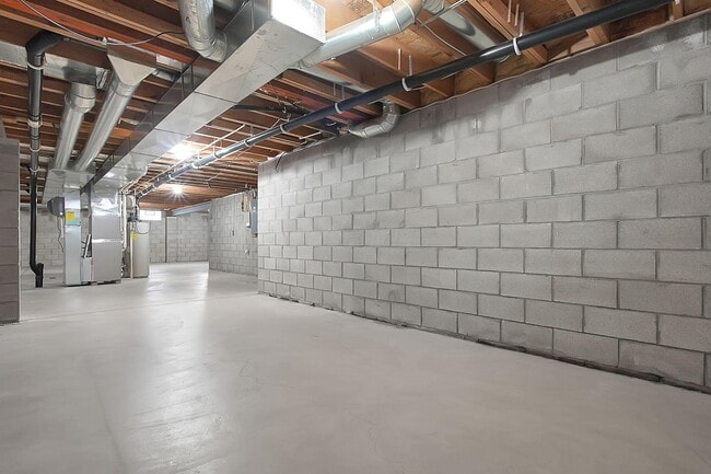 Building Photo - 2478 Silver Hill St