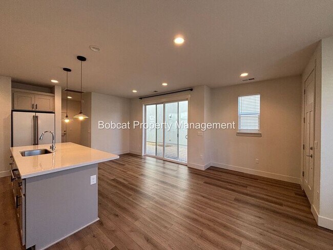Building Photo - 1287 Grove St