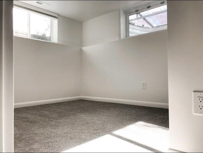 Building Photo - 1556 E 4095 S