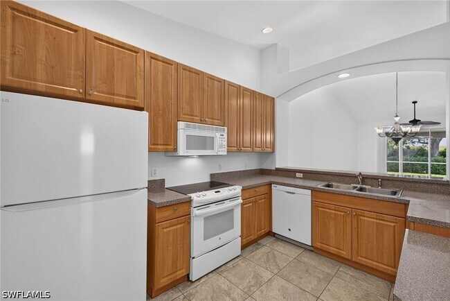 Building Photo - 6156 Mandalay Cir