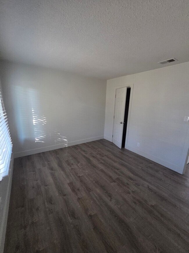 Building Photo - Life Just Got Better