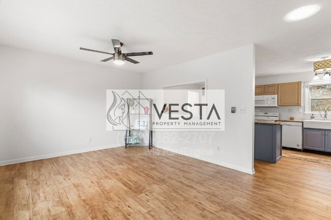 Building Photo - 220 Meredith Lp