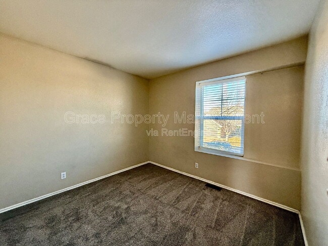 Building Photo - 2830 Calkins Pl