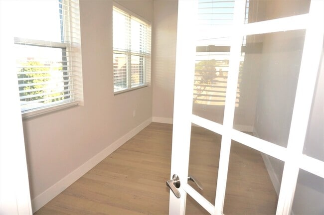 Building Photo - 99 Moody St