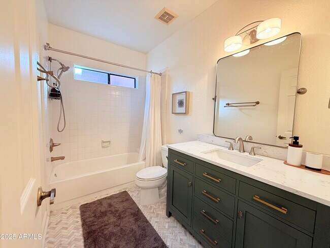 Building Photo - 5640 E Bell Rd