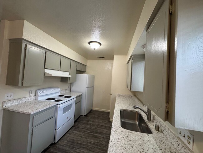 Building Photo - 3366 - Atreya