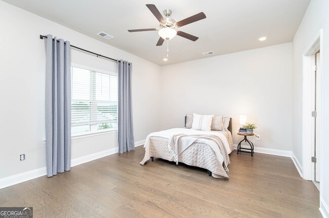 Building Photo - 831 Corsiglia Farm