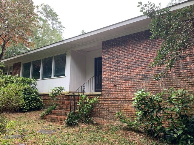 Building Photo - 1000 College Station Rd