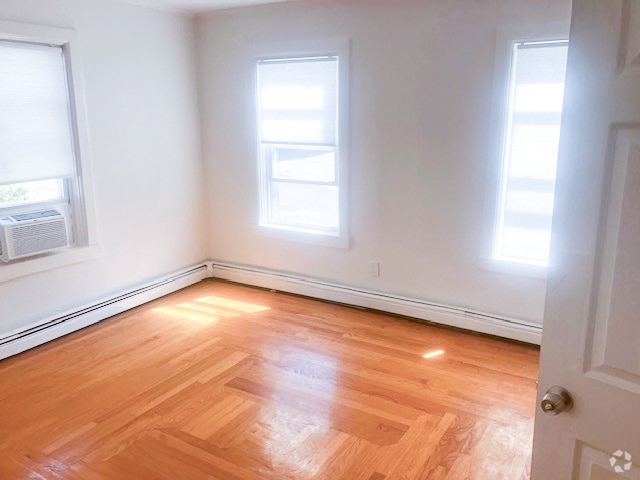 Building Photo - 96 Grand View St