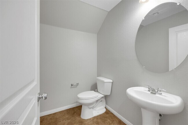 Building Photo - 2089 Waterlily View St