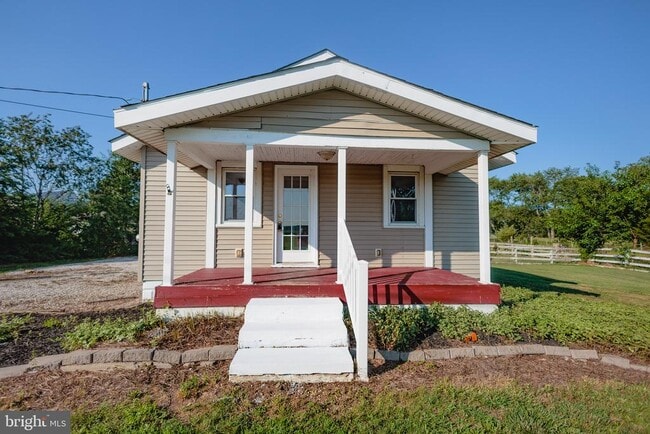 Primary Photo - 162 Mill Rd