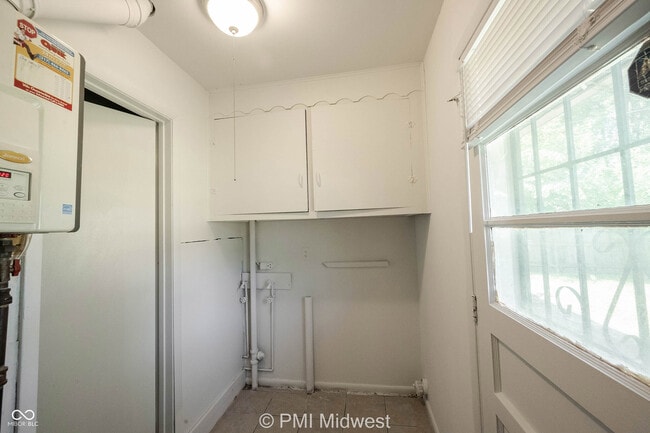 Building Photo - 3926 Malibu Dr