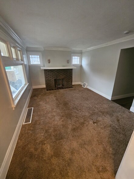 Building Photo - 5171 Charles St