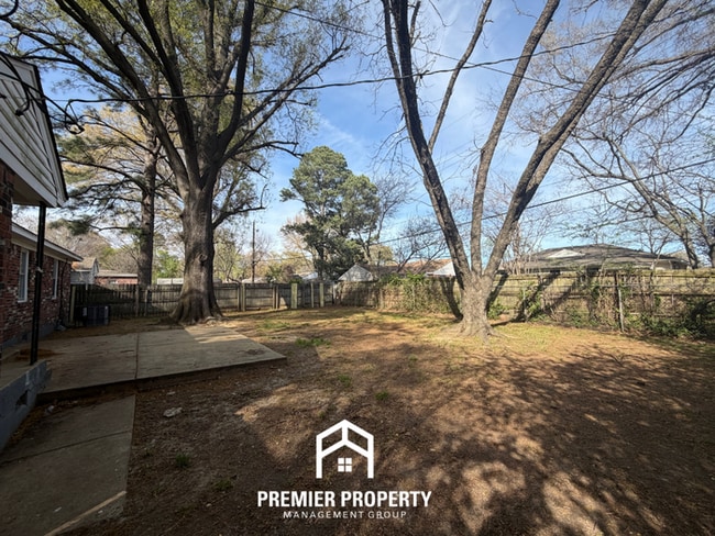 Building Photo - 1744 Myrna Ln