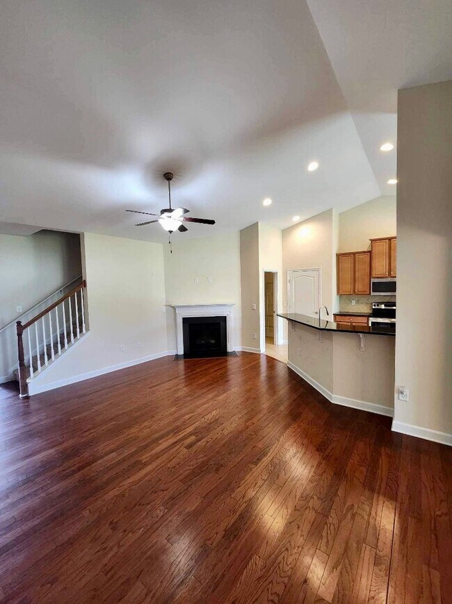 Building Photo - 909 Looking Glass Ct