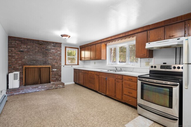 Building Photo - 677 Woodtick Rd