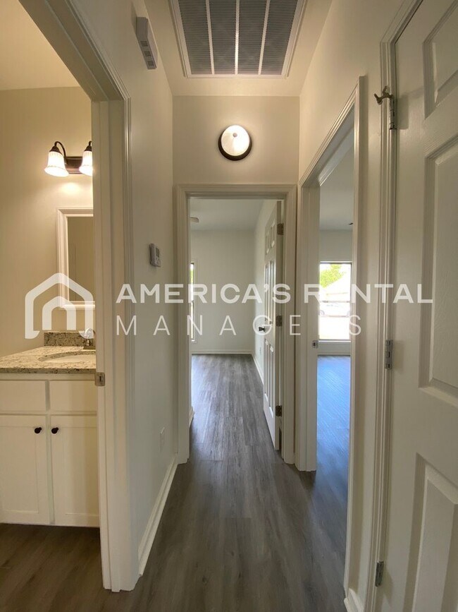 Building Photo - Home for Rent in Montgomery!!! DEPOSIT PENDING!