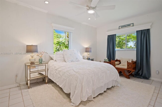 Building Photo - 10740 SW 74th Ct