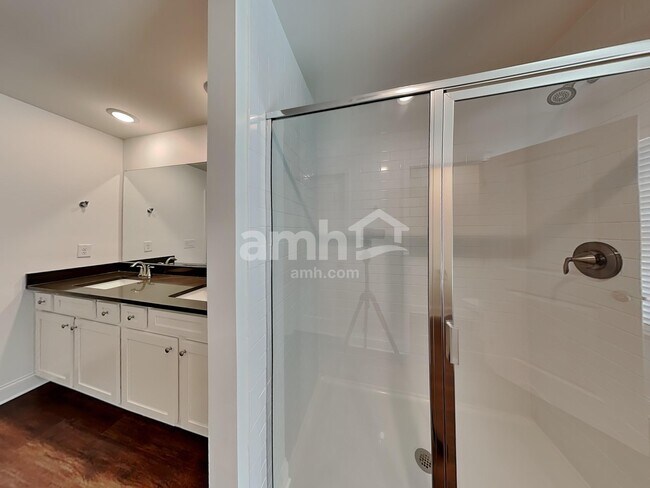 Building Photo - 108 Spruce Cir